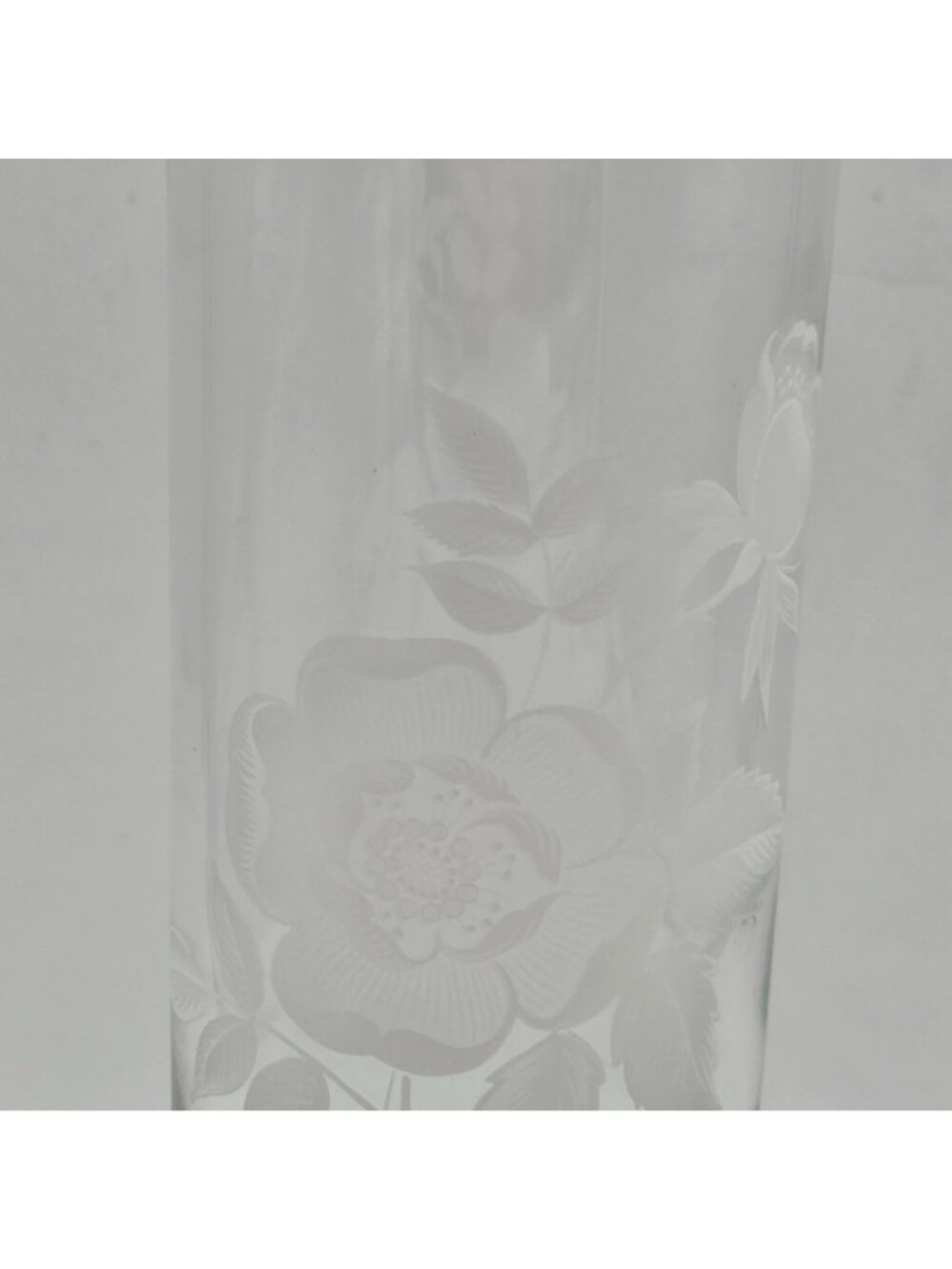 Etched Rose Floral Design with Gold Rim Set of 4 Tall Drink Glass - Picture 3 of 5
